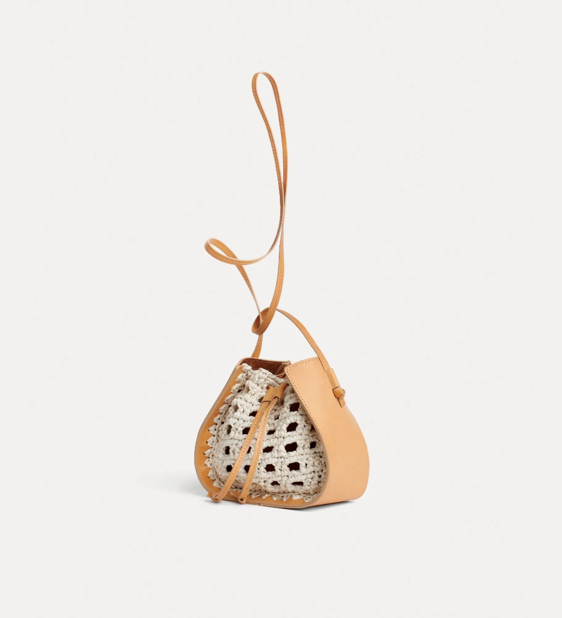 Sale forte_forte borsa secchiello in pelle e crochet naturale